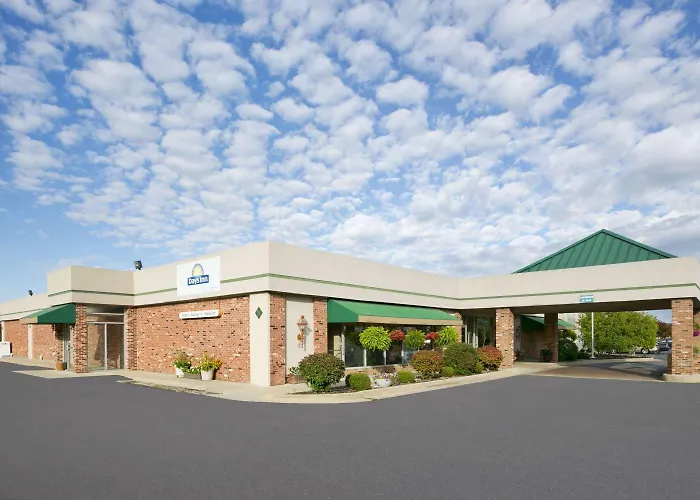 Days Inn By Wyndham Sidney Oh